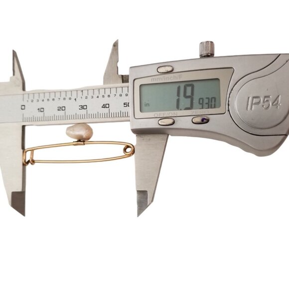 Gold Tone Baroque Chunky Pearl Safety Pin Brooch L59 - Picture 6 of 9